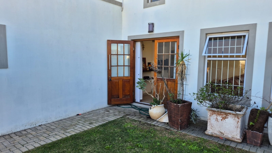 To Let 3 Bedroom Property for Rent in Parklands North Western Cape